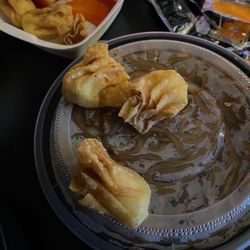 Chiyoshi - Crab Rangoon, beef lo mein