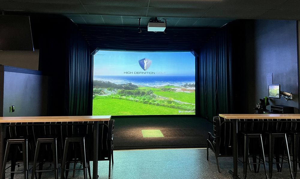 LINKS 52 GOLF CLUB & SOCIAL Golf in Upland, California at 1380 W 7th