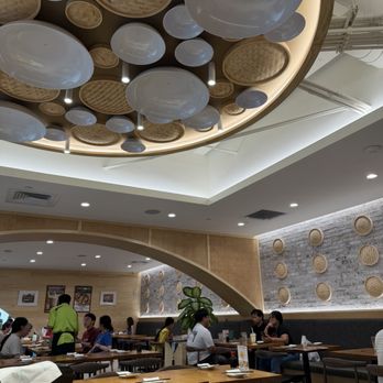 Tim Ho Wan - Inside the restaurant - Dim Sum Near Me - Honolulu, Hawaii