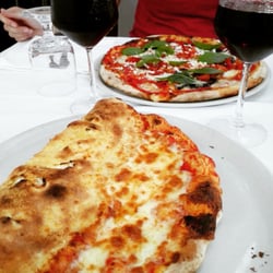 La Pecora Nera - Vezuvio pizza and melanzane !