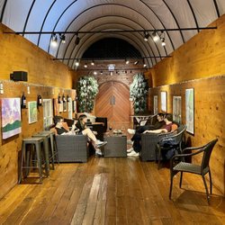 Millbrook Vineyards - Tasting lounge