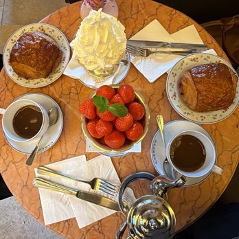 Carette - The spreadddddd! - Patisserie/Cake Shop Near Me - Paris, 75