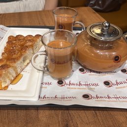 Adeni chai small pot and khaliat alnahl Adeni chai small pot and khaliat alnahl