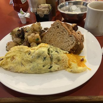 Cristy's - Western omelette with wheat toast & home fries - Breakfast & Brunch Near Me - Westbrook, Connecticut