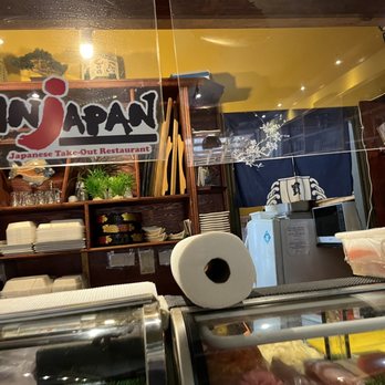 Injapan - Sushi Bars Near Me - Toronto, Ontario