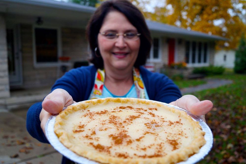 The Pie Lady on 5 Logo