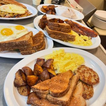 Beach Cafe - Breakfast - Burgers Near Me - Las Vegas, Nevada