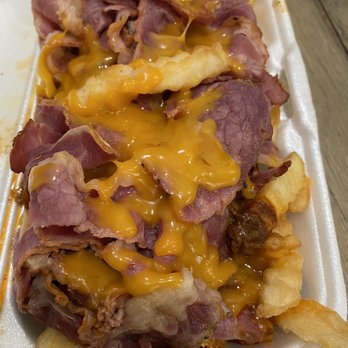 Shake 'N Buns - Chili cheese pastrami fries - Fast Food Near Me - Bakersfield, California Shake 'N Buns - Chili cheese pastrami fries - Fast Food Near Me - Bakersfield, California