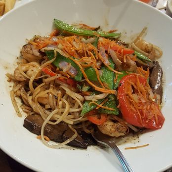 Kona Cafe - Asian stir fry (gluten free) - Sushi Bars Near Me - Lake Buena Vista, Florida