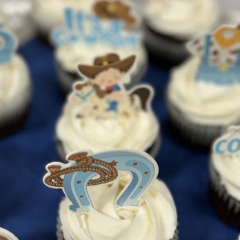 Cup’d Cakes by Lee - Close up - Cupcakes Near Me Cup’d Cakes by Lee - Close up - Cupcakes Near Me