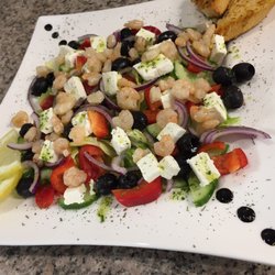 Pizzeria Torino - Sałatka grecka z krewetkami