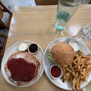 Sereneco - Burger, pancakes - New American Near Me - Brooklyn, New York