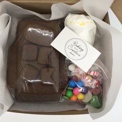 Baking with Candice - Gingerbread house kits