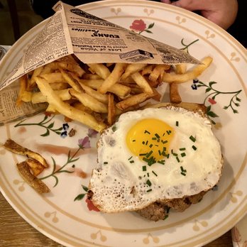 Le Carrousel - Brasseries Near Me - Paris, 75 Le Carrousel - Brasseries Near Me - Paris, 75
