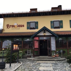 Restaurant Brauhaus Wiesmühl - Front of the restaurant. Bavarian style!