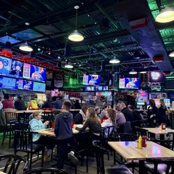 RJ's Pub - Lots of sports to watch