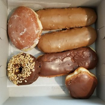 Oven Fresh Donuts - Round donuts are tiny - Donuts Near Me - Redondo Beach, California Oven Fresh Donuts - Round donuts are tiny - Donuts Near Me - Redondo Beach, California