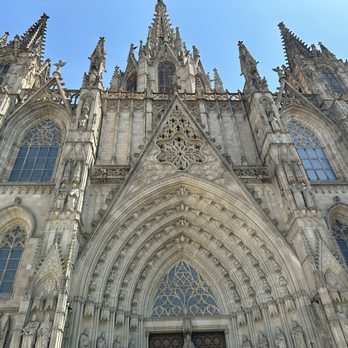 Catedral de Barcelona - Landmarks & Historical Buildings Near Me - Barcelona, B Catedral de Barcelona - Landmarks & Historical Buildings Near Me - Barcelona, B