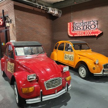 Brodeur’s Bistro - Garage entrance to Brodeur's with two Citroens - Bistros Near Me - Langley, British Columbia Brodeur’s Bistro - Garage entrance to Brodeur's with two Citroens - Bistros Near Me - Langley, British Columbia