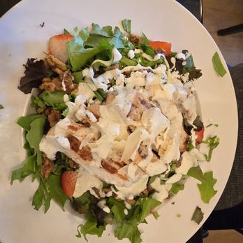The Dock on Front - STRAWBERRY SALAD - American Near Me - Mokena, Illinois