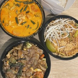 Peanut Curry, Kimao, Pad Thai