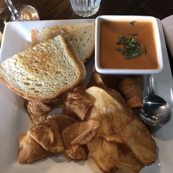 Hennessey's Tavern - Grilled cheese - Bars Near Me - Laguna Beach, California Hennessey's Tavern - Grilled cheese - Bars Near Me - Laguna Beach, California