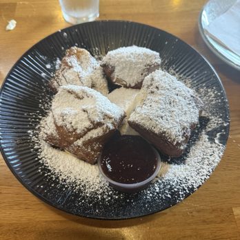 Flying Pig Pub & Kitchen - Stuff Bignet yum - Pubs Near Me - Oceanside, California Flying Pig Pub & Kitchen - Stuff Bignet yum - Pubs Near Me - Oceanside, California