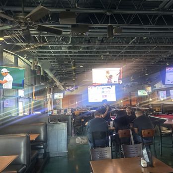 4th & Mill - American Near Me - Rancho Cucamonga, California