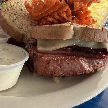 The Harvest depot - Ray's Reuben, named for a great man. - American Near Me - La Pine, Oregon