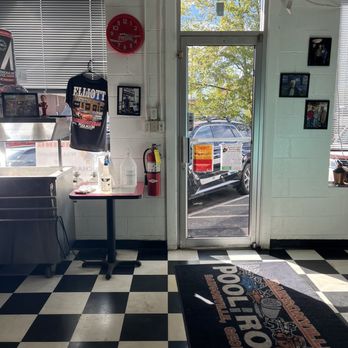 Dawsonville Pool Room - Entrance - American Near Me - Dawsonville, Georgia