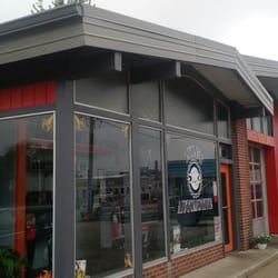 Lyle's Automotive - Great looking building.