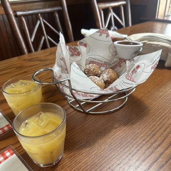 Applewood Farmhouse Grill - Breakfast & Brunch Near Me - Sevierville, Tennessee