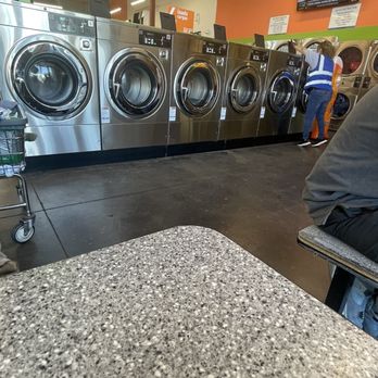 Arleta Lavenderia - Place is great but definitely need to learn positive customer service attitude - Laundromat Near Me - San Fernando Valley, California Arleta Lavenderia - Place is great but definitely need to learn positive customer service attitude - Laundromat Near Me - San Fernando Valley, California