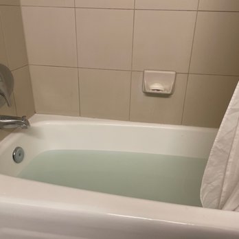 DoubleTree by Hilton Denver Cherry Creek - Tub not draining. - Hotels Near Me - Denver, Colorado DoubleTree by Hilton Denver Cherry Creek - Tub not draining. - Hotels Near Me - Denver, Colorado