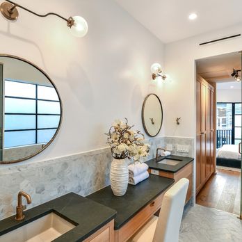 Bossage Homes - a bathroom with marble countertops - General Contractors Near Me - Los Angeles, California Bossage Homes - a bathroom with marble countertops - General Contractors Near Me - Los Angeles, California
