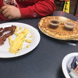 Rhodes Family Diner - The pancake and a traditional breakfast, excellent.