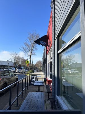 Stevie's Famous Burien by null