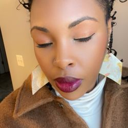 The Art of Slay - Love the way the eye shadow glows and blends right into the contour and highlight of my face. Great product!