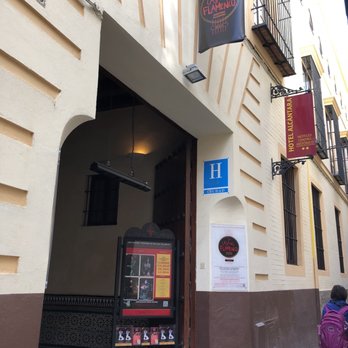 Barrio de Santa Cruz - Local Flavor Near Me - Seville, SE Barrio de Santa Cruz - Local Flavor Near Me - Seville, SE