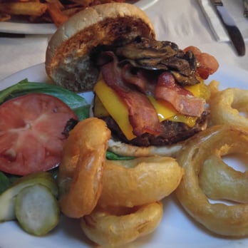 Molly's - Irish Pub Near Me - New York, New York Molly's - Irish Pub Near Me - New York, New York