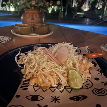 Cuaxiote - Tostada de pozole seco. - Signature Cuisine Near Me - Comala, COL