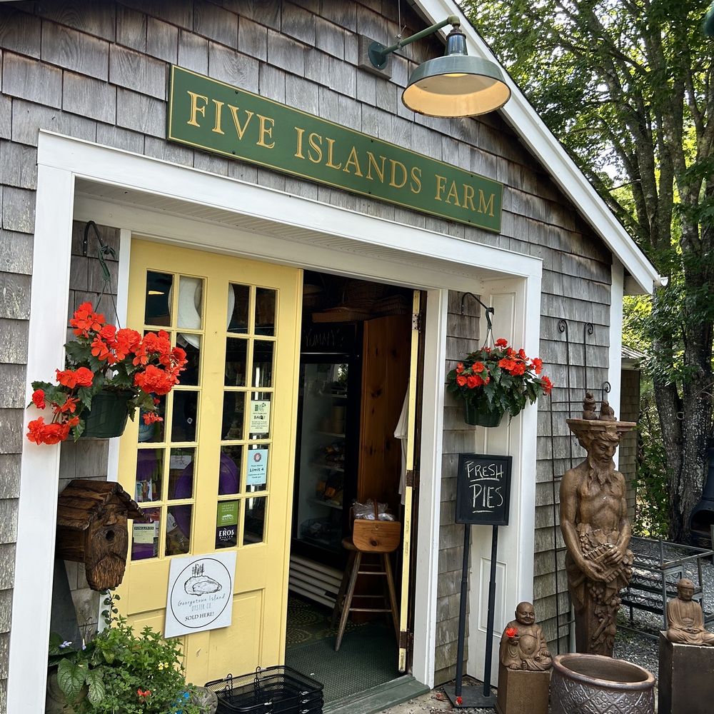 Five Islands Farm - the entrance to the store - Arts & Crafts Near Me - Georgetown, Maine