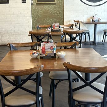 Another Broken Egg Cafe - Breakfast & Brunch Near Me - Brentwood, Tennessee