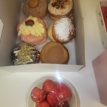 Friendly Donuts - Donuts & strawberries - Donuts Near Me - Orange, California Friendly Donuts - Donuts & strawberries - Donuts Near Me - Orange, California