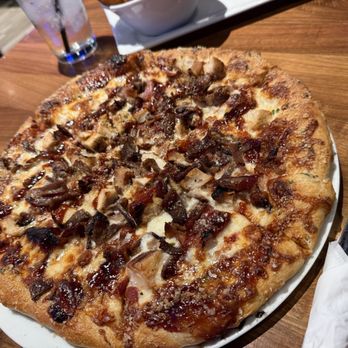 Black Label Tavern - Smoked BBQ Pizza - Seafood Near Me - Milford, Michigan Black Label Tavern - Smoked BBQ Pizza - Seafood Near Me - Milford, Michigan