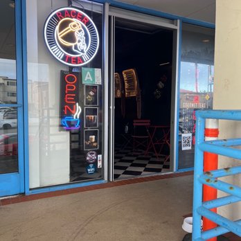 Racer Tea Bar - Entrance next to the van - Coffee & Tea Near Me - Redondo beach, California