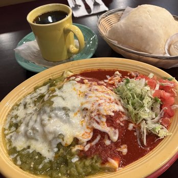 Tomasita's Albuquerque - Chicken Sopaipilla - New Mexican Cuisine Near Me - Albuquerque, New Mexico Tomasita's Albuquerque - Chicken Sopaipilla - New Mexican Cuisine Near Me - Albuquerque, New Mexico