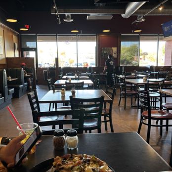 Barro's Pizza - Dinning room - Pizza Near Me - Anthem, Arizona Barro's Pizza - Dinning room - Pizza Near Me - Anthem, Arizona