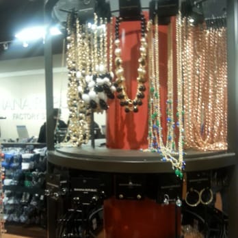 Banana Republic Factory Store - Costume jewelry. - Men's Clothing Near Me - Brooklyn, New York