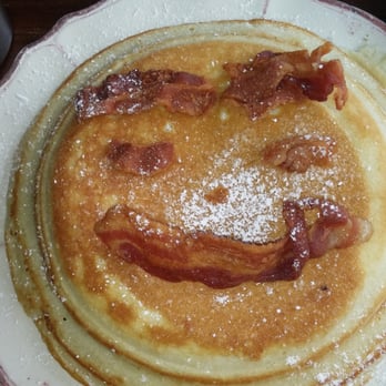 Kamoli - Bacon pancakes - Breakfast & Brunch Near Me - San Juan, Puerto Rico Kamoli - Bacon pancakes - Breakfast & Brunch Near Me - San Juan, Puerto Rico
